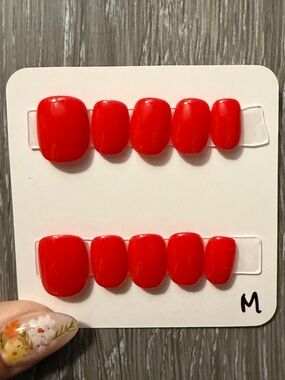 Classic Red Press-On Nail Set — Medium